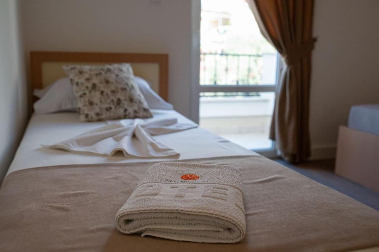 Guest House S-Lux Petrovac Exterior photo